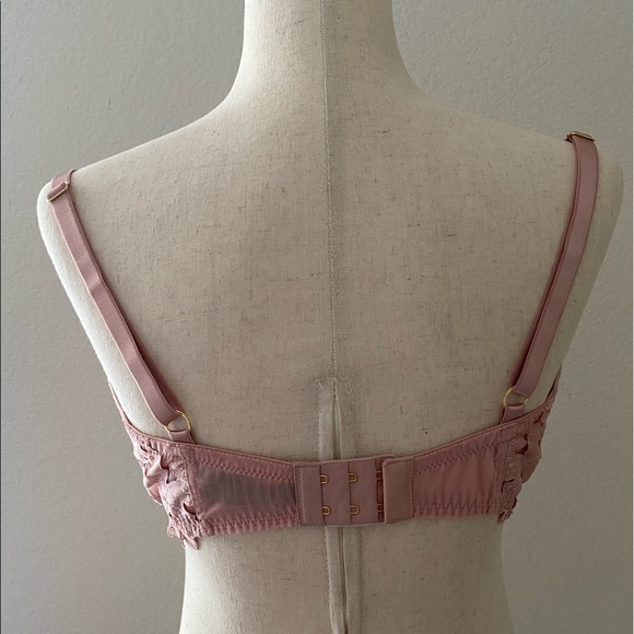 Victoria’s Secret Unlined Floral Embroider… - Picture 5 of 8